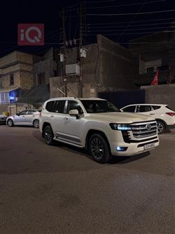 تۆیۆتا لاند کروزەر